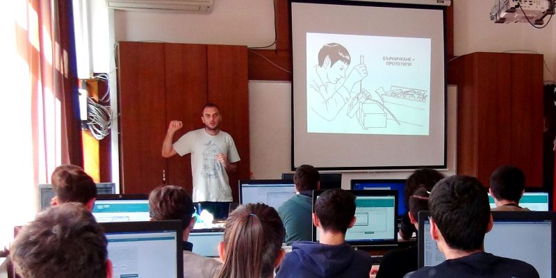 TUES Workshops: IoT с Arduino и Симеон Янчев